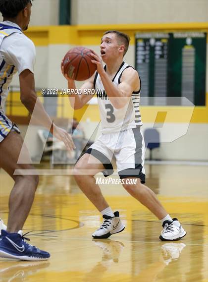 Thumbnail 1 in La Marque vs. Danbury photogallery.