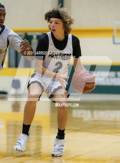 Thumbnail 1 in La Marque vs. Danbury photogallery.