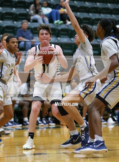 Thumbnail 3 in La Marque vs. Danbury photogallery.