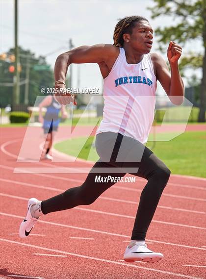 Thumbnail 2 in Northland Christian Relays (200M) photogallery.