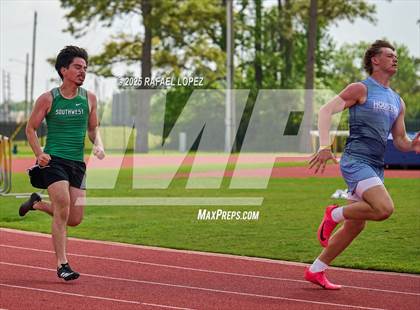 Thumbnail 2 in Northland Christian Relays (200M) photogallery.