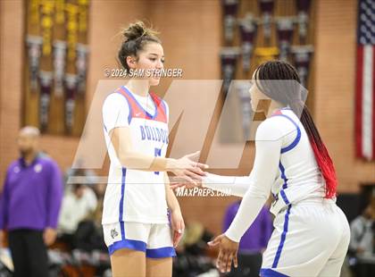 Thumbnail 3 in Archbishop Riordan vs. Folsom (Ionescu Showcase) photogallery.