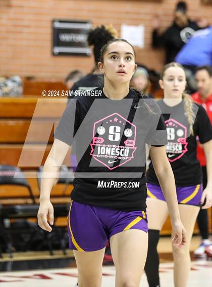 Thumbnail 3 in Archbishop Riordan vs. Folsom (Ionescu Showcase) photogallery.