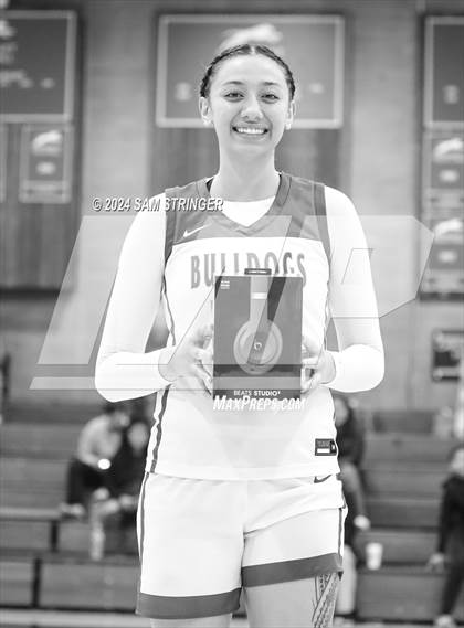 Thumbnail 1 in Archbishop Riordan vs. Folsom (Ionescu Showcase) photogallery.