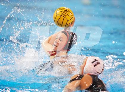 Thumbnail 3 in Marin Academy vs. Washington (CIF NCS Division 1 Round One) photogallery.