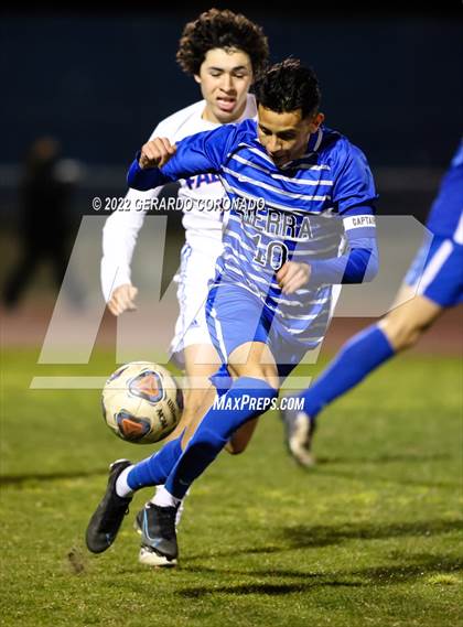 Thumbnail 3 in Christian Brothers vs. Sierra (CIF SJS D3 Playoff) photogallery.