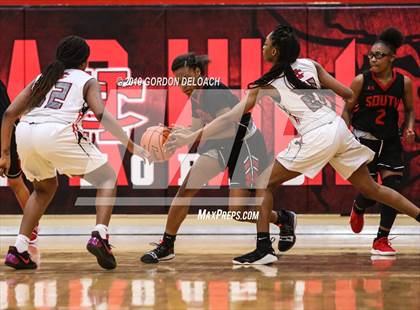Thumbnail 1 in South Grand Prairie @ Cedar Hill photogallery.