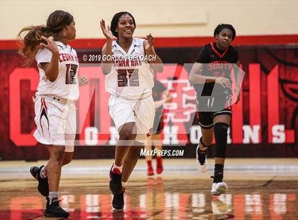 Thumbnail 1 in South Grand Prairie @ Cedar Hill photogallery.