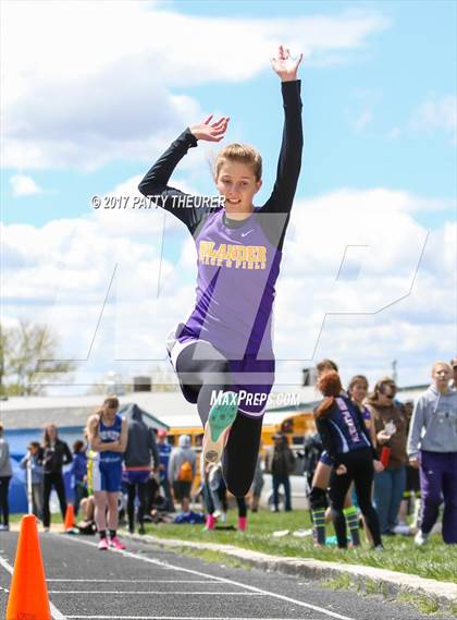 Thumbnail 3 in Don Walker Invitational photogallery.