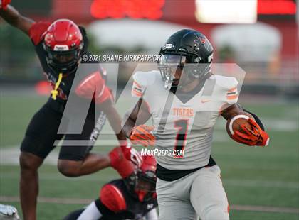 Thumbnail 1 in Lancaster @ Cedar Hill (Scrimmage) photogallery.