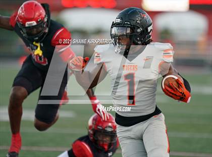 Thumbnail 3 in Lancaster @ Cedar Hill (Scrimmage) photogallery.