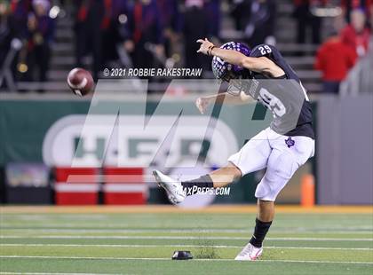 Thumbnail 1 in College Station vs. Ryan (UIL 5A Regional Finals) photogallery.