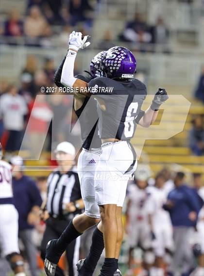 Thumbnail 3 in College Station vs. Ryan (UIL 5A Regional Finals) photogallery.