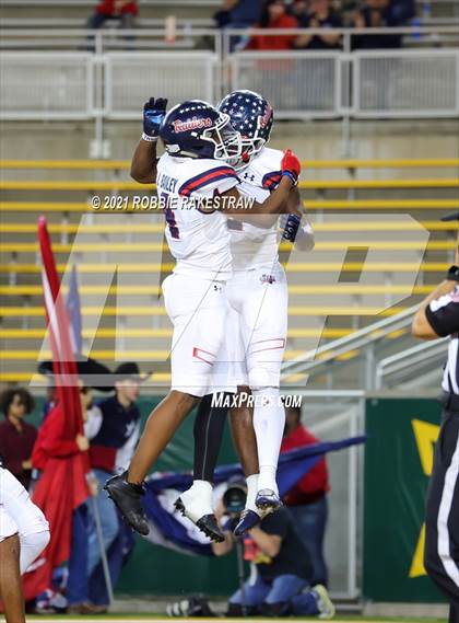 Thumbnail 3 in College Station vs. Ryan (UIL 5A Regional Finals) photogallery.