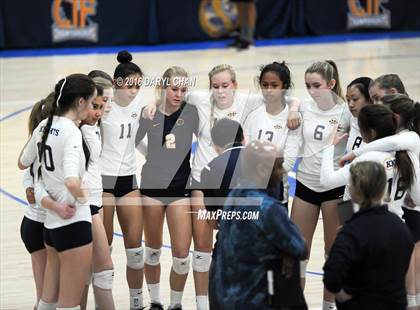 Thumbnail 2 in Menlo School vs. Point Loma (CIF State D4 Final) photogallery.