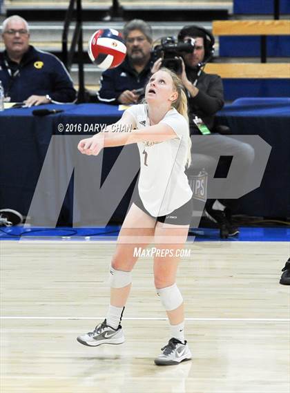 Thumbnail 3 in Menlo School vs. Point Loma (CIF State D4 Final) photogallery.