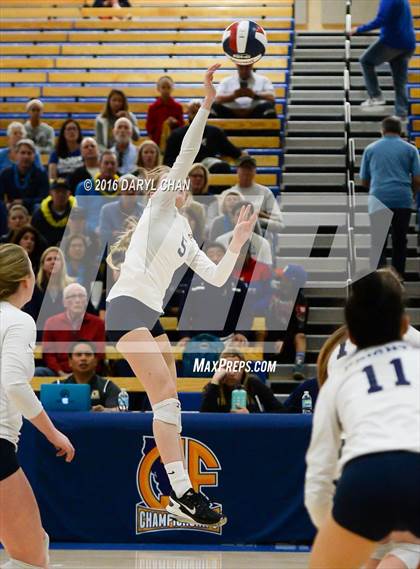 Thumbnail 2 in Menlo School vs. Point Loma (CIF State D4 Final) photogallery.