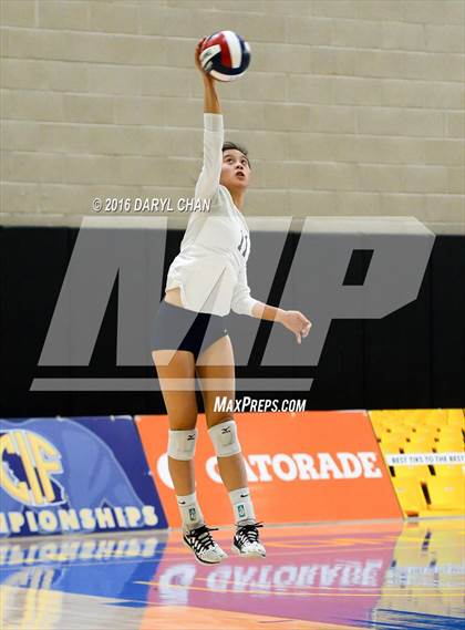 Thumbnail 3 in Menlo School vs. Point Loma (CIF State D4 Final) photogallery.