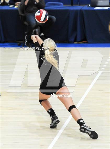 Thumbnail 3 in Menlo School vs. Point Loma (CIF State D4 Final) photogallery.
