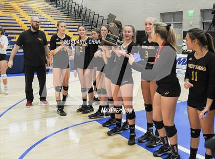 Thumbnail 2 in Menlo School vs. Point Loma (CIF State D4 Final) photogallery.