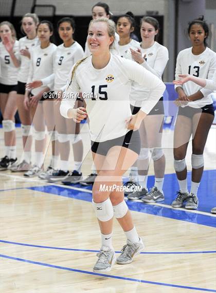 Thumbnail 1 in Menlo School vs. Point Loma (CIF State D4 Final) photogallery.