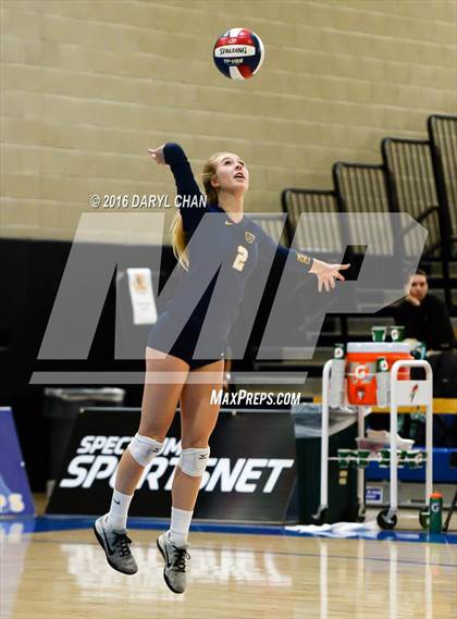Thumbnail 1 in Menlo School vs. Point Loma (CIF State D4 Final) photogallery.
