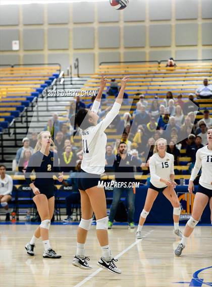 Thumbnail 1 in Menlo School vs. Point Loma (CIF State D4 Final) photogallery.