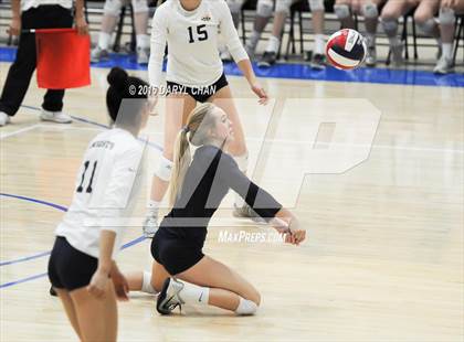 Thumbnail 2 in Menlo School vs. Point Loma (CIF State D4 Final) photogallery.