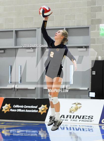 Thumbnail 3 in Menlo School vs. Point Loma (CIF State D4 Final) photogallery.