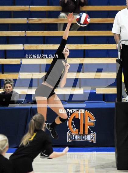Thumbnail 3 in Menlo School vs. Point Loma (CIF State D4 Final) photogallery.