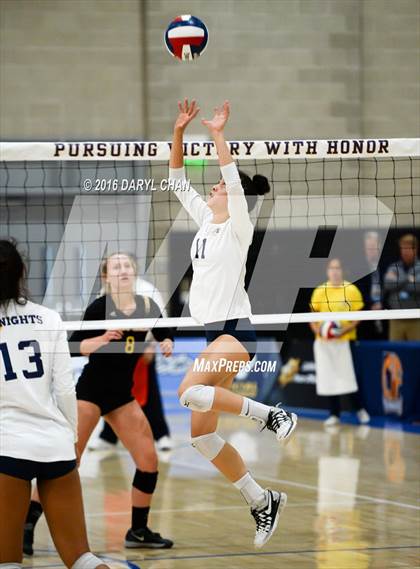 Thumbnail 3 in Menlo School vs. Point Loma (CIF State D4 Final) photogallery.