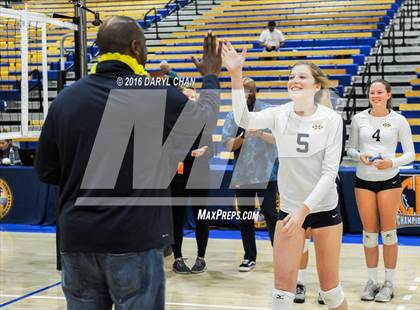 Thumbnail 3 in Menlo School vs. Point Loma (CIF State D4 Final) photogallery.