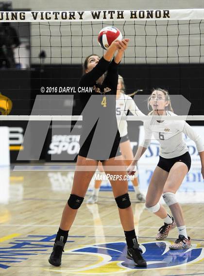 Thumbnail 2 in Menlo School vs. Point Loma (CIF State D4 Final) photogallery.