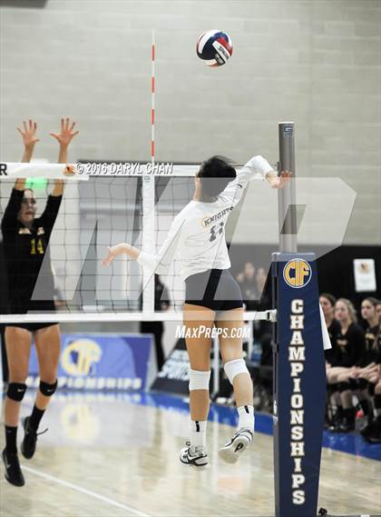 Thumbnail 2 in Menlo School vs. Point Loma (CIF State D4 Final) photogallery.