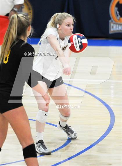Thumbnail 1 in Menlo School vs. Point Loma (CIF State D4 Final) photogallery.