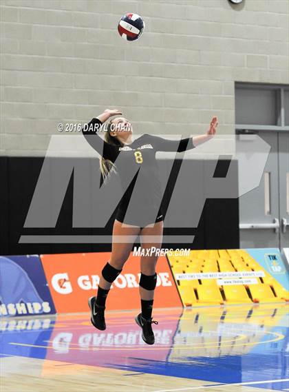 Thumbnail 2 in Menlo School vs. Point Loma (CIF State D4 Final) photogallery.