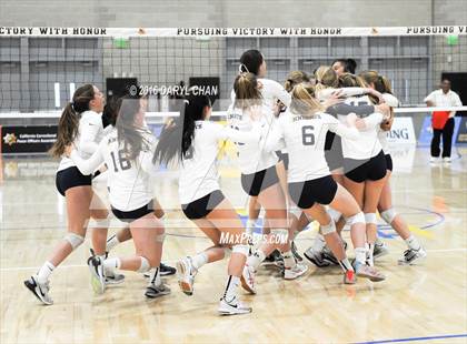 Thumbnail 3 in Menlo School vs. Point Loma (CIF State D4 Final) photogallery.
