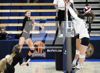 Thumbnail 1 in Menlo School vs. Point Loma (CIF State D4 Final) photogallery.