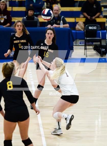 Thumbnail 3 in Menlo School vs. Point Loma (CIF State D4 Final) photogallery.