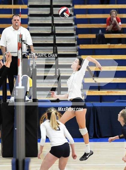 Thumbnail 1 in Menlo School vs. Point Loma (CIF State D4 Final) photogallery.