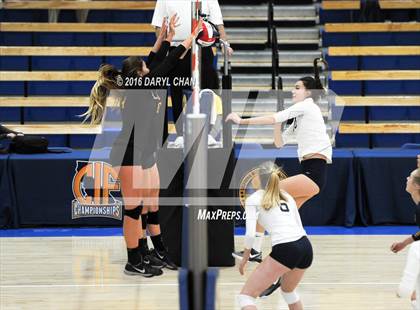 Thumbnail 3 in Menlo School vs. Point Loma (CIF State D4 Final) photogallery.