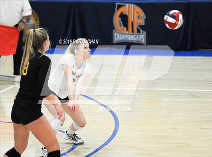 Thumbnail 3 in Menlo School vs. Point Loma (CIF State D4 Final) photogallery.