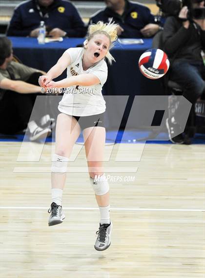 Thumbnail 3 in Menlo School vs. Point Loma (CIF State D4 Final) photogallery.