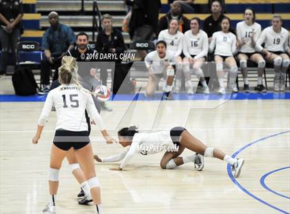 Thumbnail 2 in Menlo School vs. Point Loma (CIF State D4 Final) photogallery.
