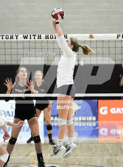 Thumbnail 1 in Menlo School vs. Point Loma (CIF State D4 Final) photogallery.