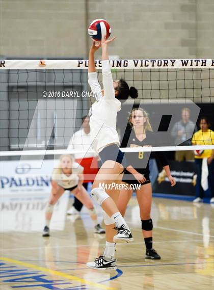 Thumbnail 2 in Menlo School vs. Point Loma (CIF State D4 Final) photogallery.