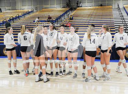 Thumbnail 2 in Menlo School vs. Point Loma (CIF State D4 Final) photogallery.
