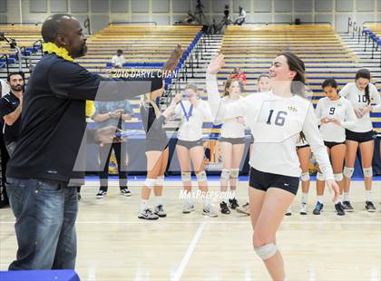 Thumbnail 3 in Menlo School vs. Point Loma (CIF State D4 Final) photogallery.