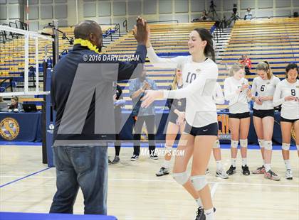 Thumbnail 1 in Menlo School vs. Point Loma (CIF State D4 Final) photogallery.
