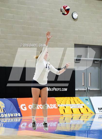 Thumbnail 1 in Menlo School vs. Point Loma (CIF State D4 Final) photogallery.